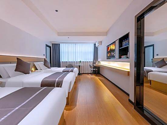 Hongyun Hotel (Guangzhou Baiyun Railway Station Sanyuanli Avenue)
