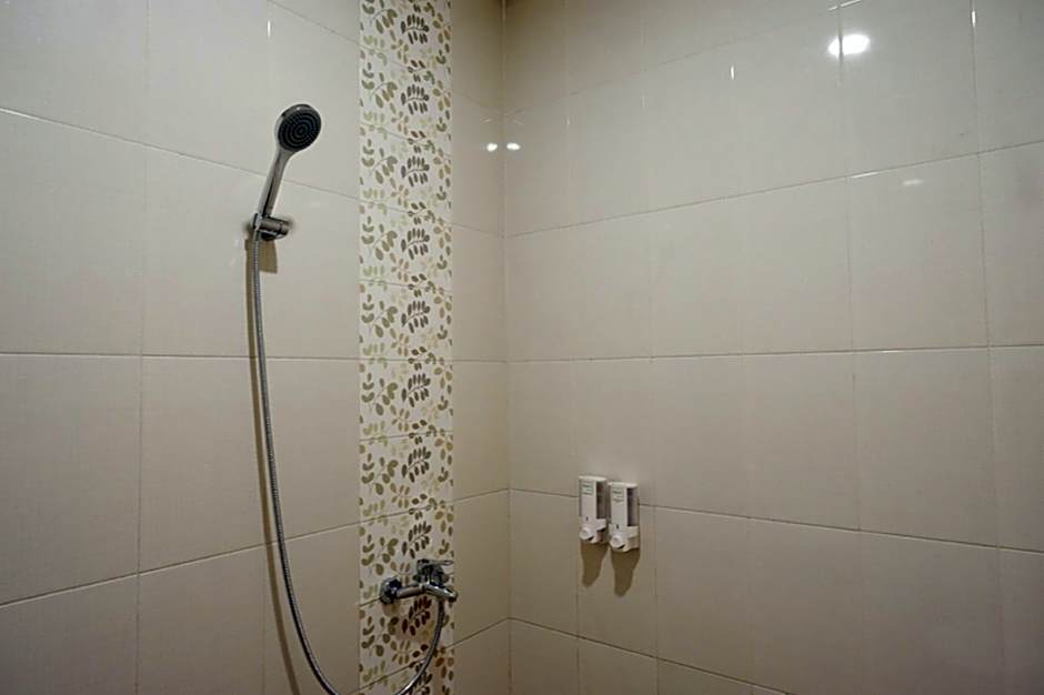 RedDoorz near Exit Tol Banyumanik 2