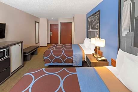 Queen Room with Two Queen Beds and Bath Tub - Mobility Accessible/Non-Smoking
