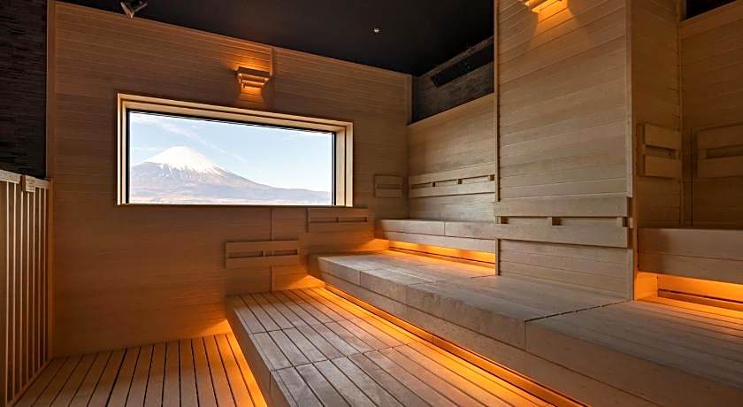 HOTEL CLAD