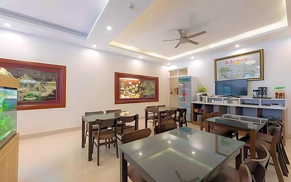 Luxury Airport Hotel & Spa