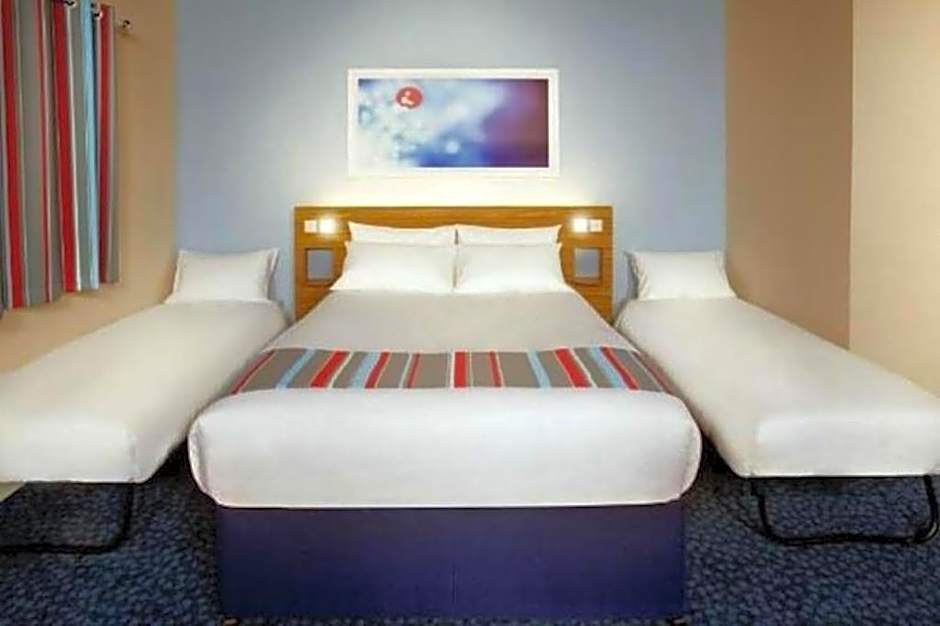 Travelodge Camberley Central