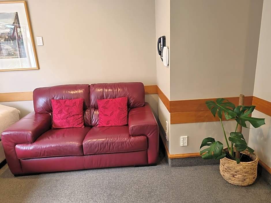 Amross Court Motor Lodge