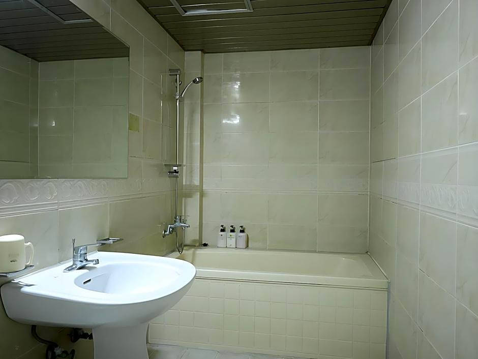 Goodstay Andong Park Hotel