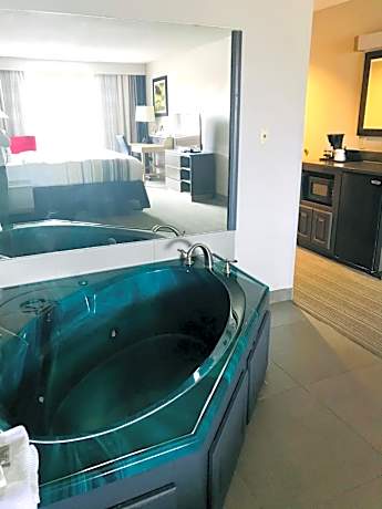 King Room with Whirlpool