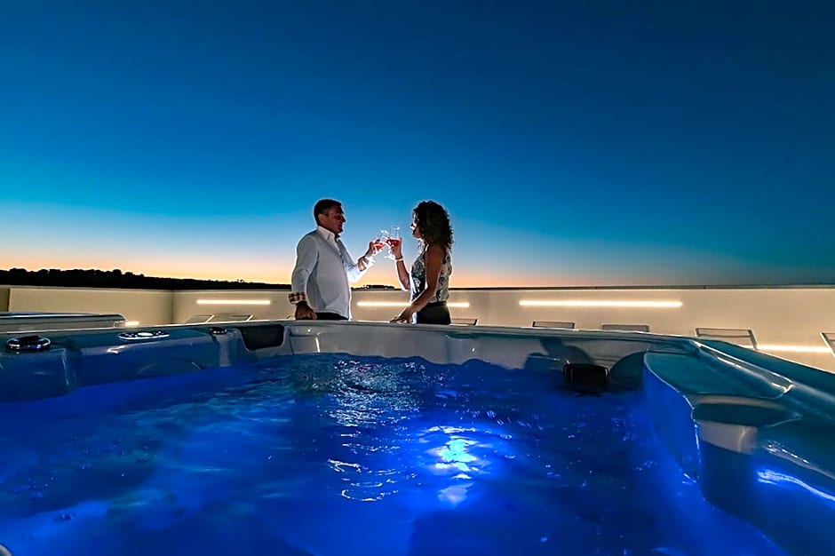 Sundeck Hotel