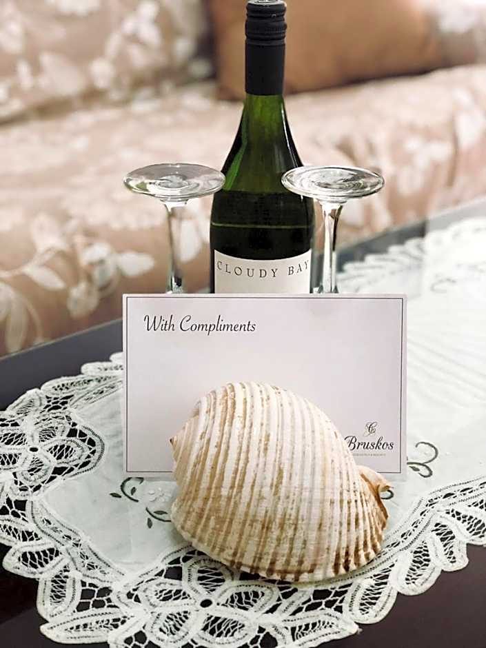 IONIAN SUITES by Bruskos