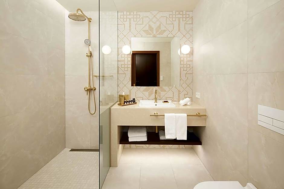 Reykjavik Consulate Hotel, Curio Collection by Hilton