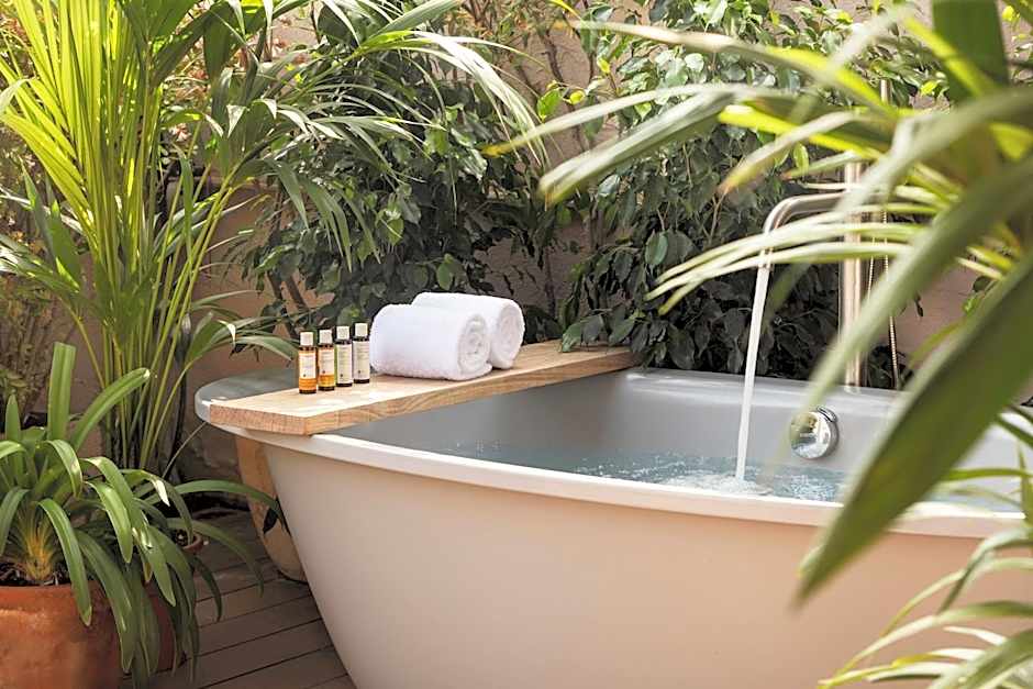 Alexandra Barcelona Hotel, Curio Collection by Hilton