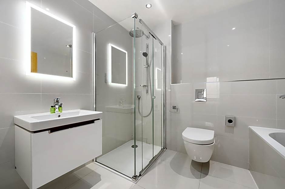 White Hart Hotel & Apartments