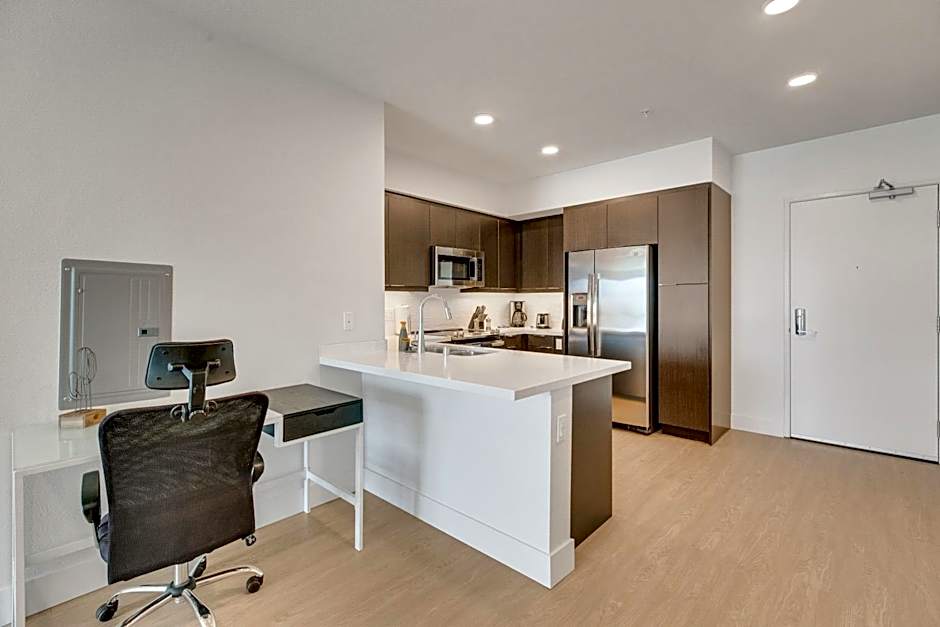 Apart Hotel near Dodgers Stadium