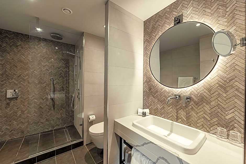 The Fellows House Cambridge, Curio Collection by Hilton