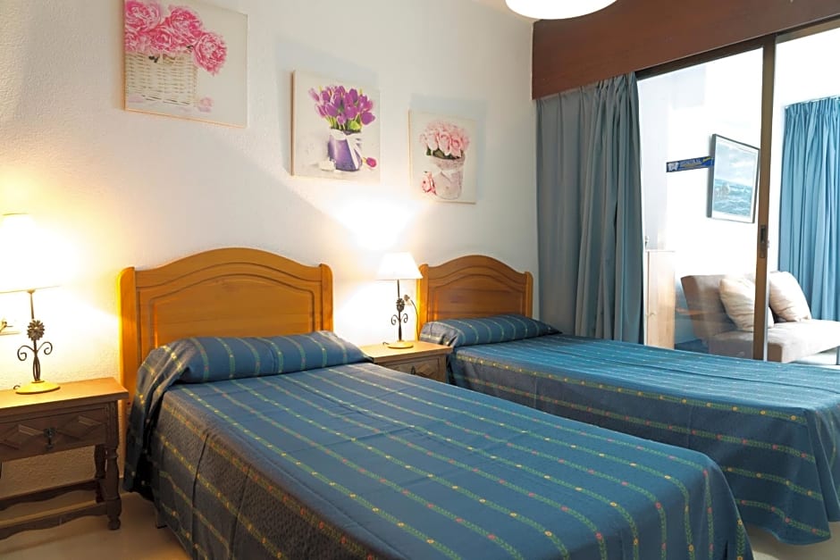 Apartamentos Gemelos 2 y 4 by Gestaltur