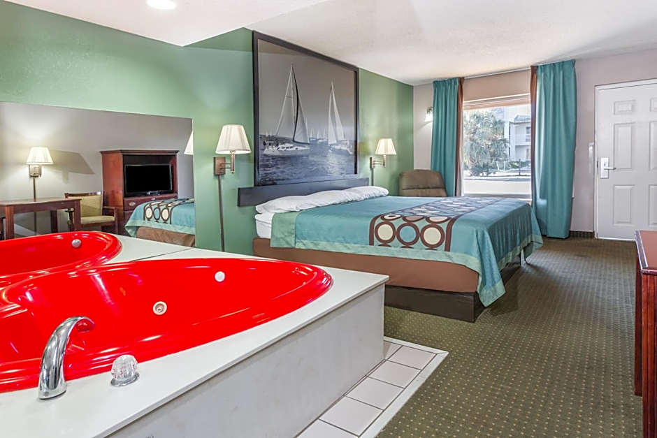 Super 8 by Wyndham Marianna I-10