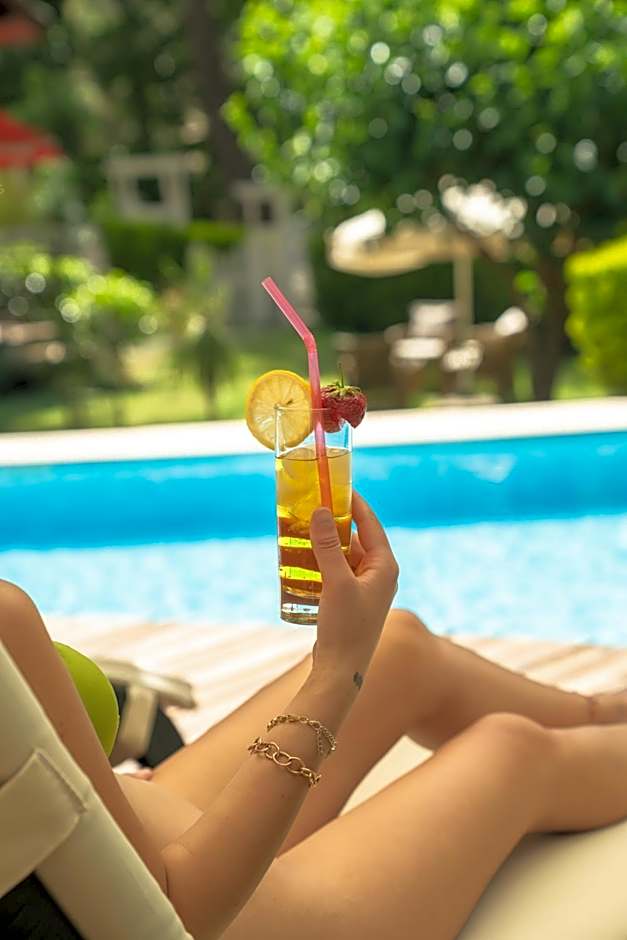 Zümrüt Çıralı Boutique Hotel