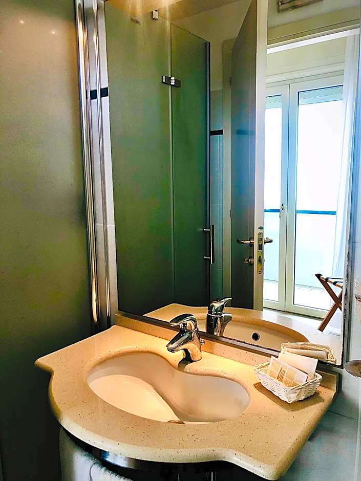 Hotel Majorca sul Mare in centro a Riccione con Area Fitness