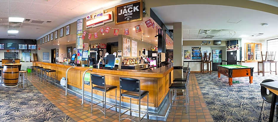 Nightcap at Rose & Crown Hotel