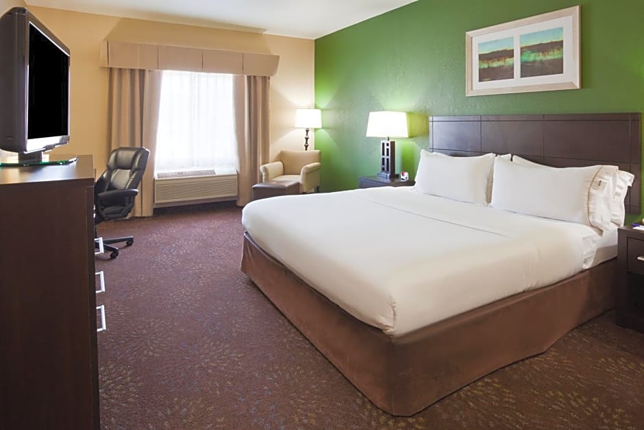 Holiday Inn Express Hotel And Suites Aberdeen