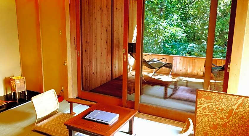 Izukogen Shirogasaki Onsen Hanafubuki