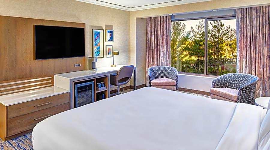 Mystic Lake Casino Hotel