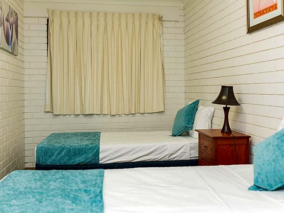 Trickett Gardens Holiday Inn