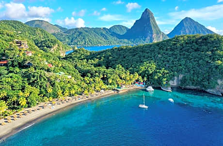 Jade Mountain Resort