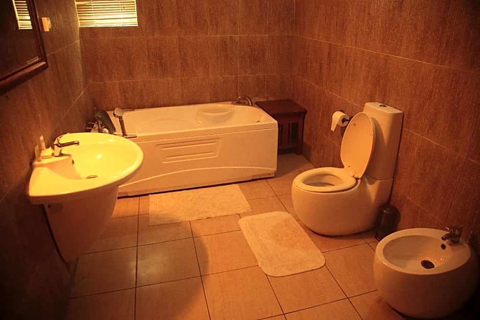 De Lawrence Court & Suites