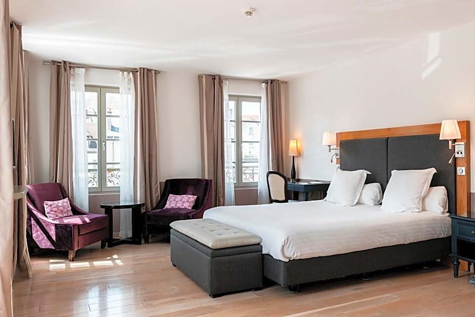 Mercure Maintenon