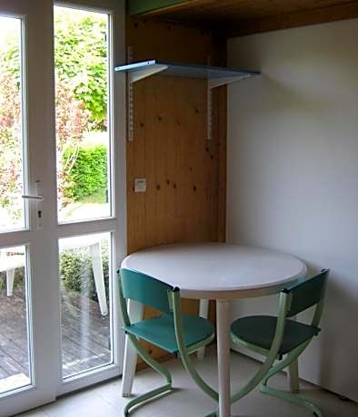 Chalet (4 Adults + 2 Children)