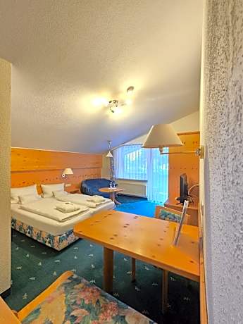 Deluxe Family Suite