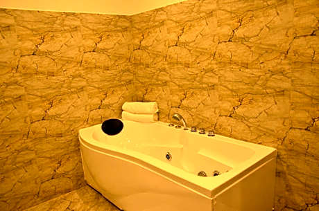 Junior Suite with Garden View