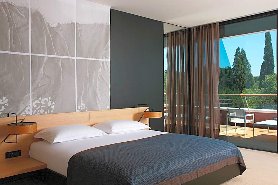 Lone Hotel by Maistra Collection