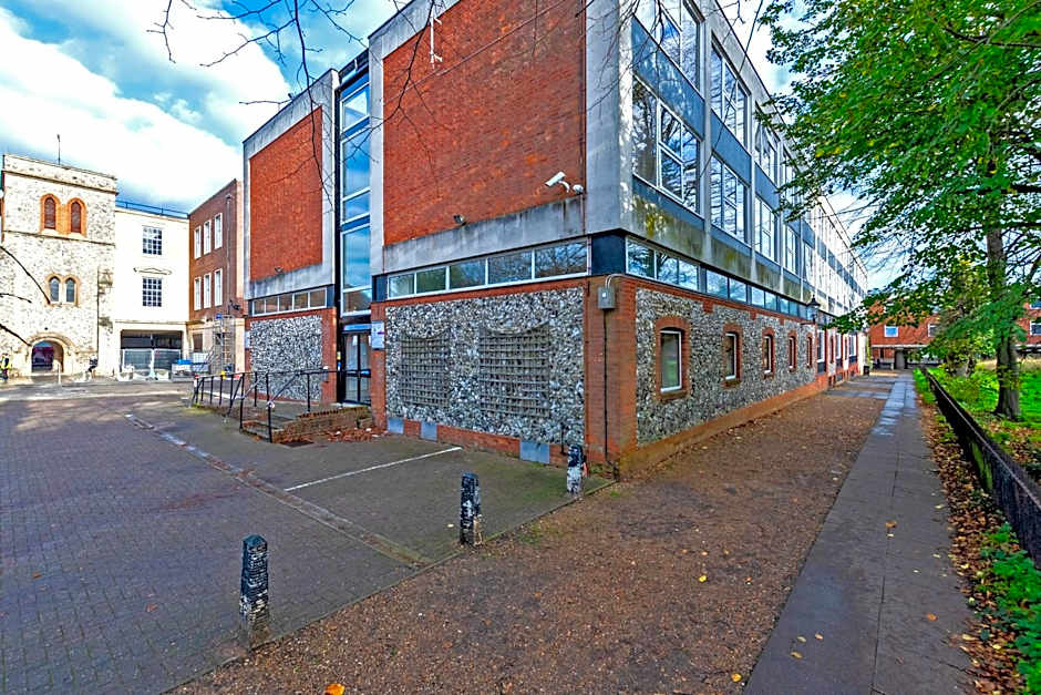 Winchester Wessex Hotel by Sunday