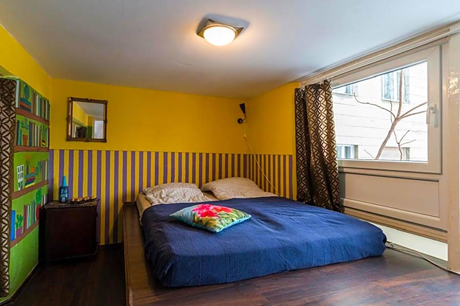 Baroque Hostel & Coworking