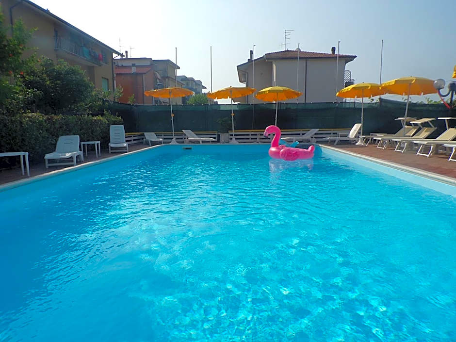 Hotel Crystal con Piscina Estiva Privata - SPIAGGIA INCLUSA con Formula All Inclusive