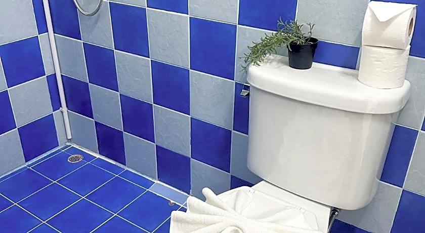 Montana Hotel & Hostel Phuket