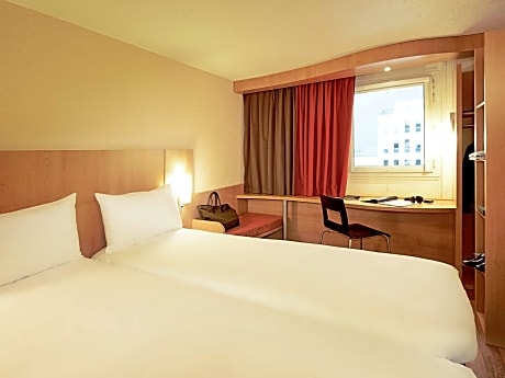 Standard Room with 2 Single Beds