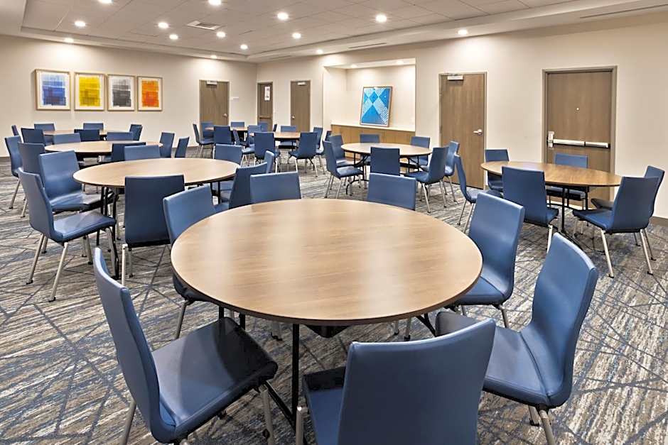 Holiday Inn Express Columbus Northeast By IHG
