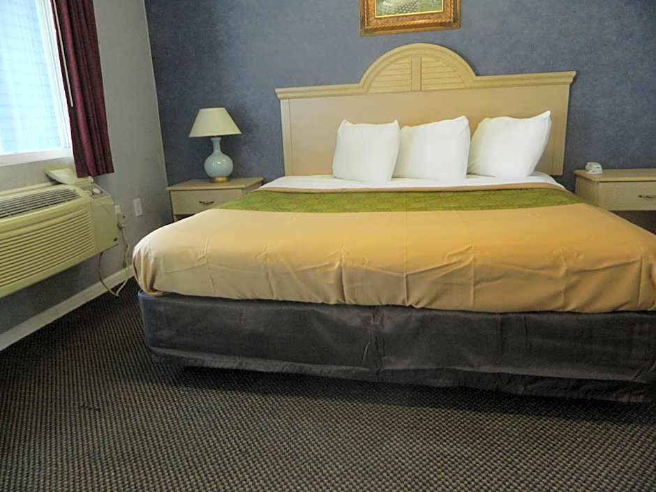 Village Inn & Suites - Smithville