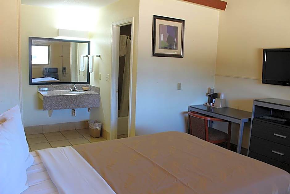 Evergreen Inn and R.V.