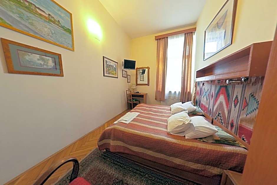 Hotel Alef