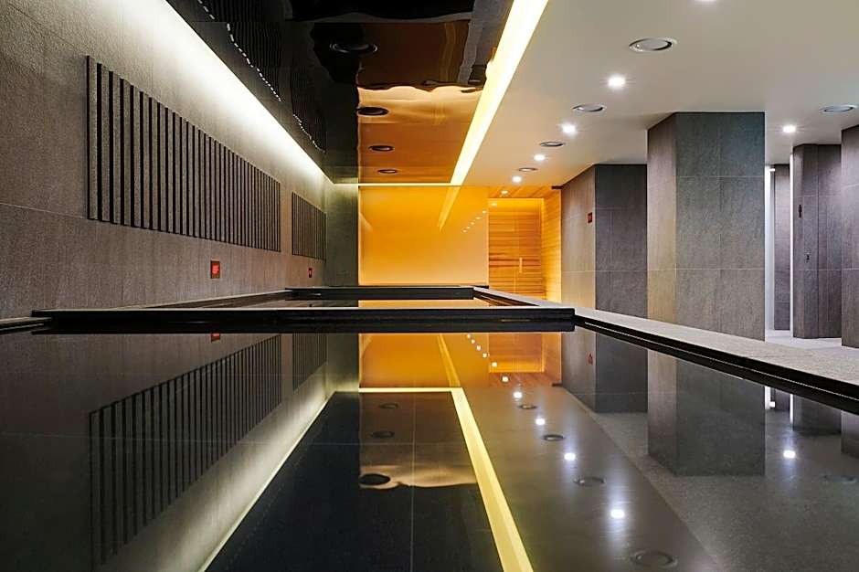 Hotel Hyundai by Lahan Ulsan