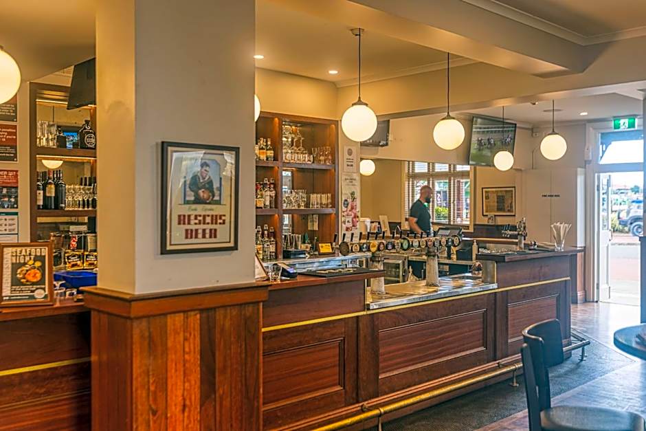 Royal Hotel Kew
