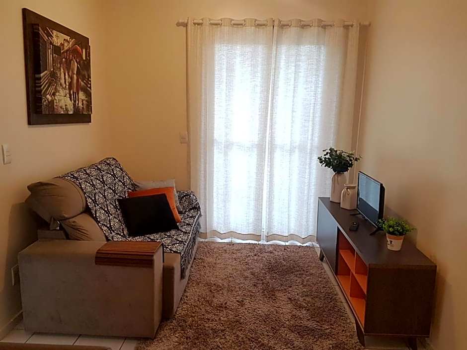 Apartamento TOP CLIMATIZADO em CRICIÚMA-SC - ótimo CUSTO-BENEFÍCIO - Cozinha completa - Cama Box - WiFI - Smart TV - Apps YouTube - NetFlix - Prime Vídeo - Garagem coberta - Portaria Digital 24h - Lugar sossegado e arborizado - Acomoda até 5 pessoas