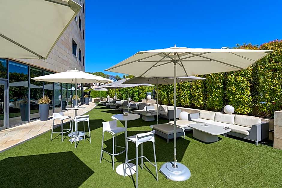 Hotel Maydrit Airport