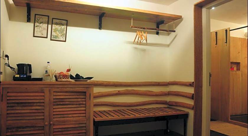 Trees N Tigers Luxury Wildlife Lodge