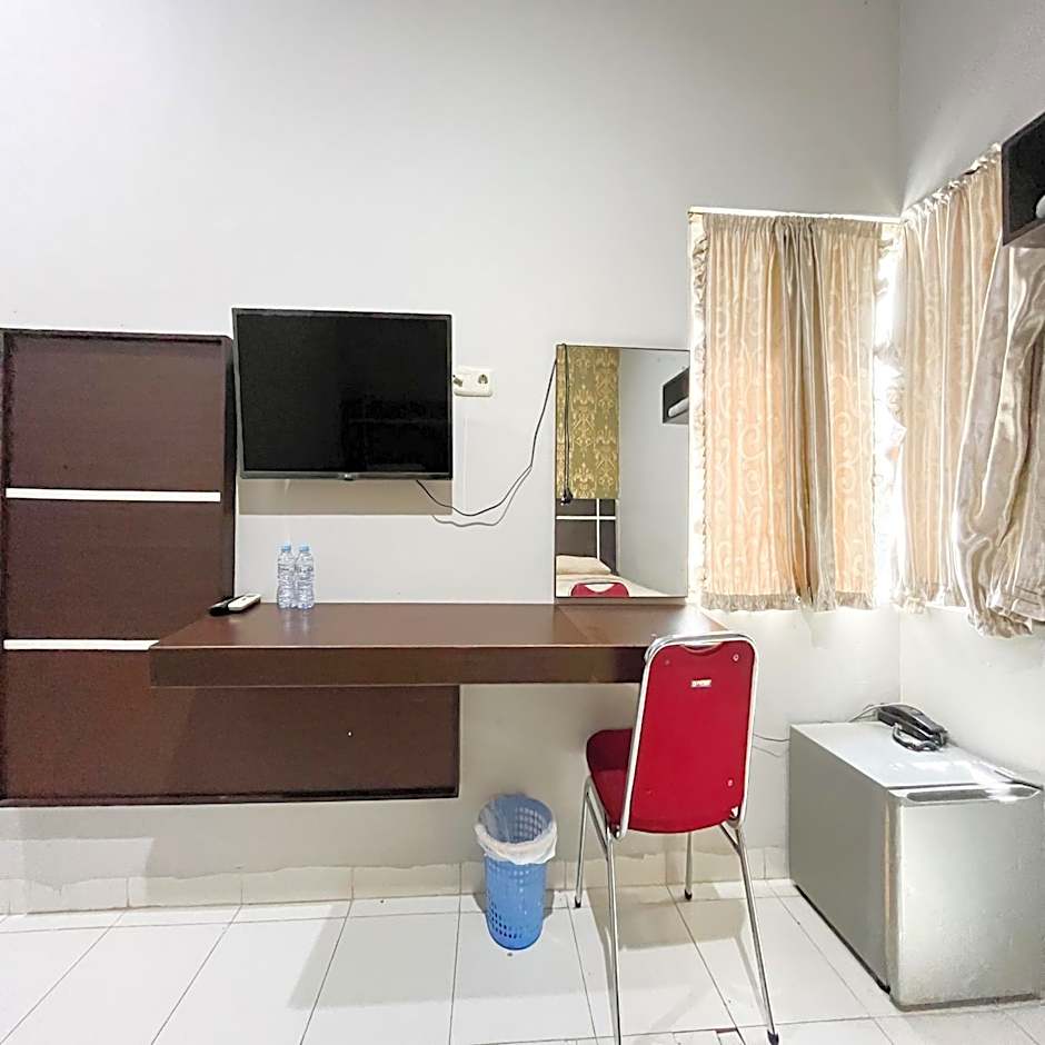 RedDoorz at Lucky Inn Panakukkang Makassar