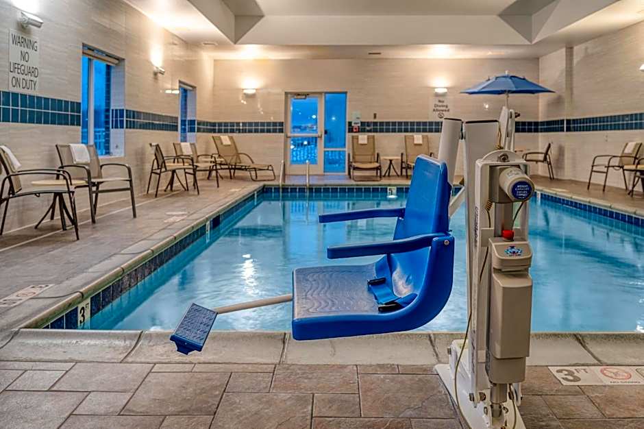 Holiday Inn Express and Suites Edwardsville By IHG