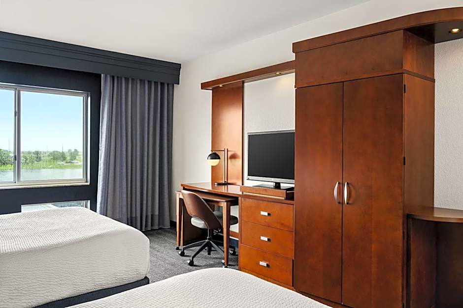 Courtyard by Marriott Evansville East