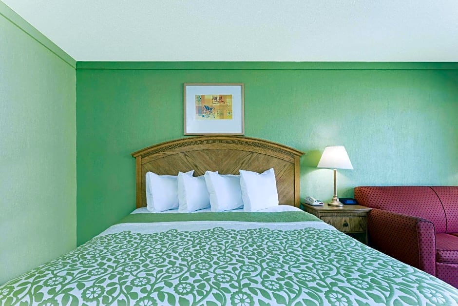 Days Inn by Wyndham Washington